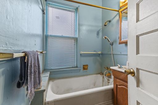 1256 Ashland Avenue, Saint Paul, MN 55104