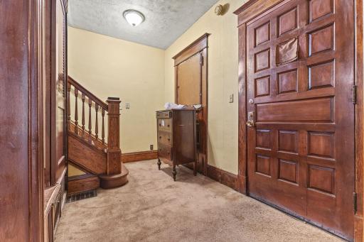 1256 Ashland Avenue, Saint Paul, MN 55104