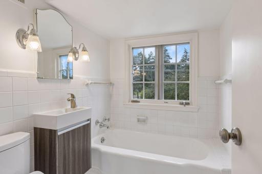 2501 France Avenue S, Minneapolis, MN 55416