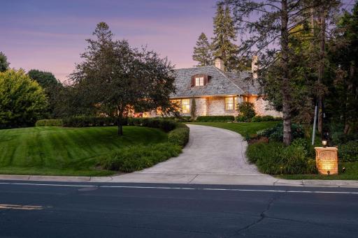 2501 France Avenue S, Minneapolis, MN 55416