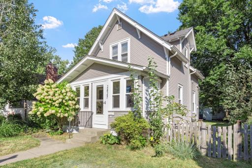 2827 Hayes Street NE, Minneapolis, MN 55418