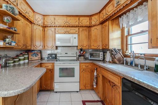 6050 Cahill Avenue, Inver Grove Heights, MN 55076