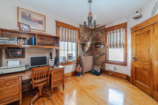 6050 Cahill Avenue, Inver Grove Heights, MN 55076