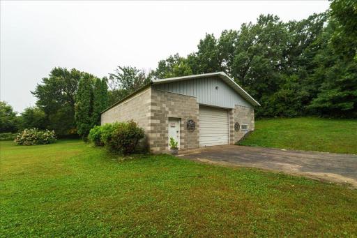 6050 Cahill Avenue, Inver Grove Heights, MN 55076