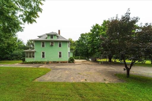 6050 Cahill Avenue, Inver Grove Heights, MN 55076
