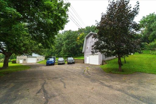6050 Cahill Avenue, Inver Grove Heights, MN 55076
