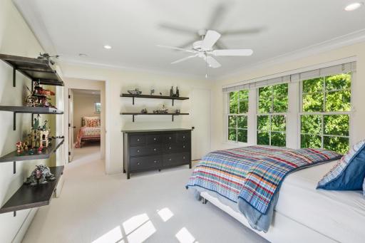 800 Westwood Drive S, Golden Valley, MN 55416