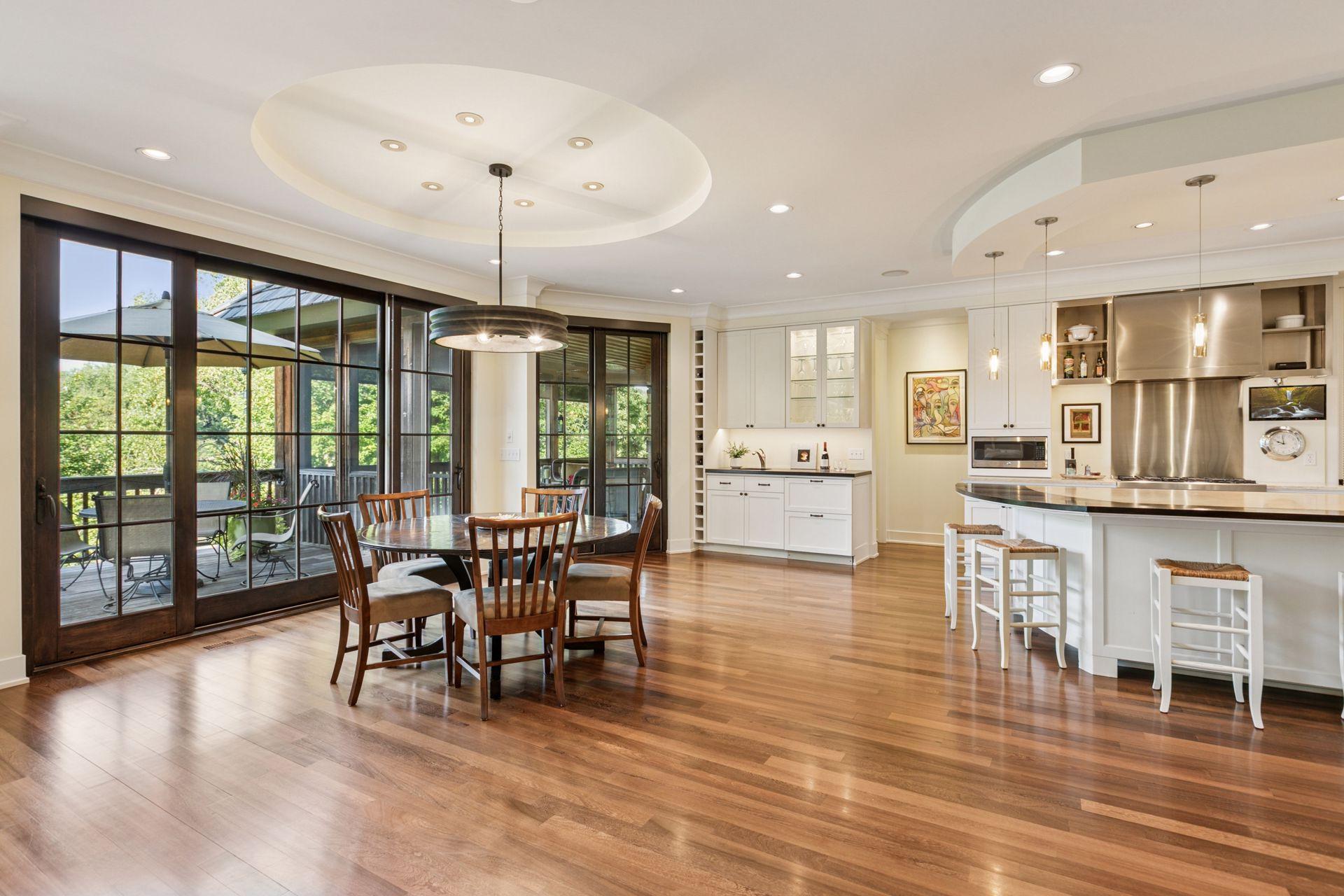 Expansive dining easily accomodates 12!