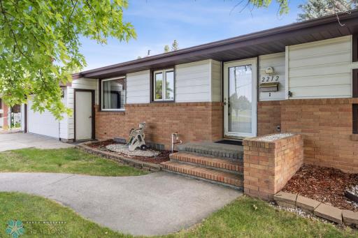 2212 5th Street S, Moorhead, MN 56560