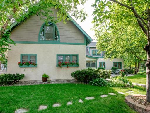 1409 Midway Parkway - perfect location and delightful townhome!
