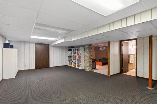 4730 Fairhills Road E, Minnetonka, MN 55345
