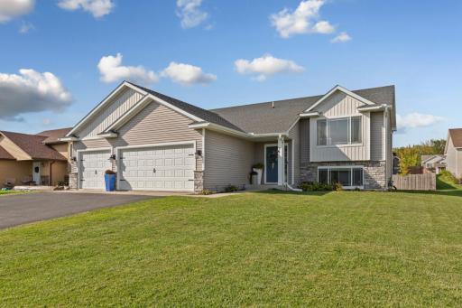 210 Dogwood Street NE, Lonsdale, MN 55046