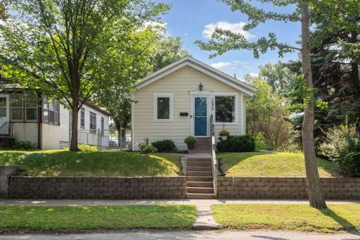 1030 Englewood Avenue, Saint Paul, MN 55104