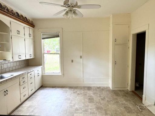 715 Lake Street NE, Warroad, MN 56763