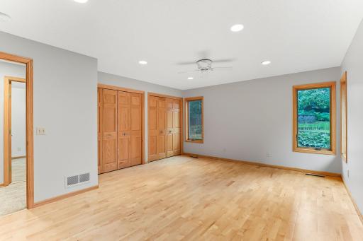 125 E Lake Street, Waconia, MN 55387