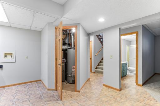 125 E Lake Street, Waconia, MN 55387