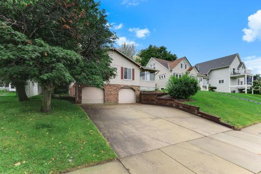 125 E Lake Street, Waconia, MN 55387