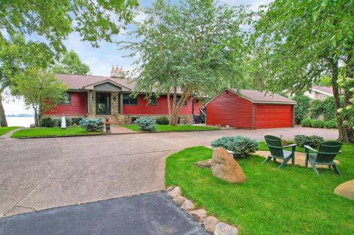 6631 N Shore Trail N, Forest Lake, MN 55025