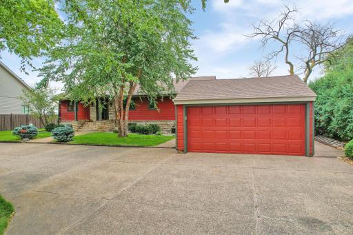 6631 N Shore Trail N, Forest Lake, MN 55025