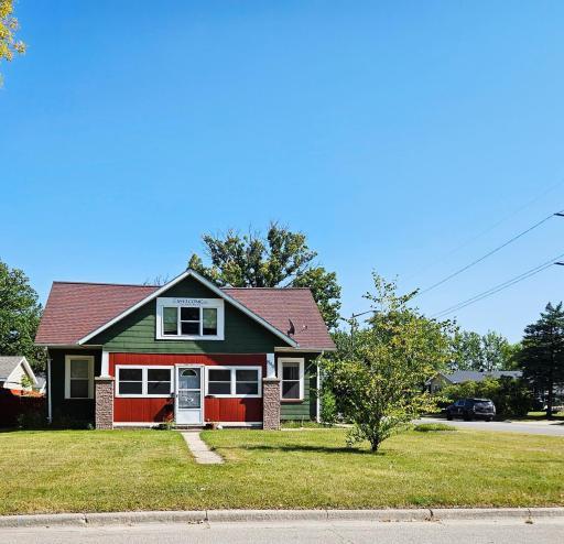 840 Tindolph Avenue S, Thief River Falls, MN 56701