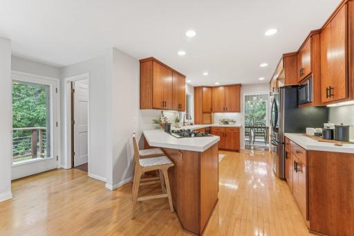 2404 Sherwood Hills Road, Minnetonka, MN 55305