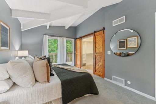 2404 Sherwood Hills Road, Minnetonka, MN 55305