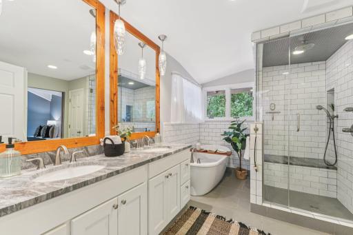 2404 Sherwood Hills Road, Minnetonka, MN 55305