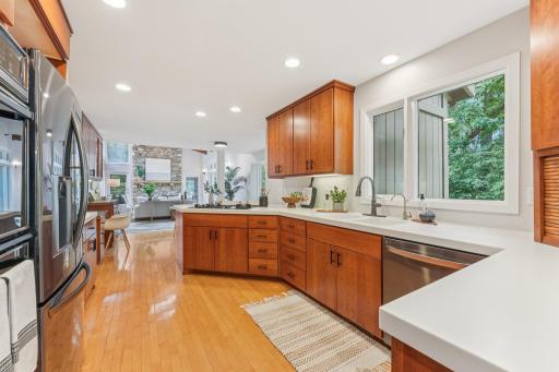 2404 Sherwood Hills Road, Minnetonka, MN 55305