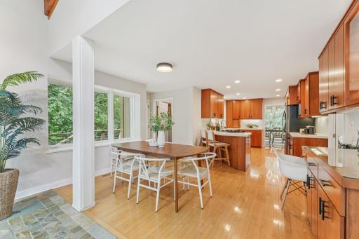 2404 Sherwood Hills Road, Minnetonka, MN 55305