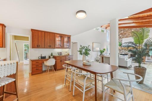 2404 Sherwood Hills Road, Minnetonka, MN 55305