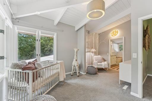 2404 Sherwood Hills Road, Minnetonka, MN 55305