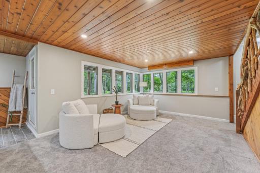 2404 Sherwood Hills Road, Minnetonka, MN 55305