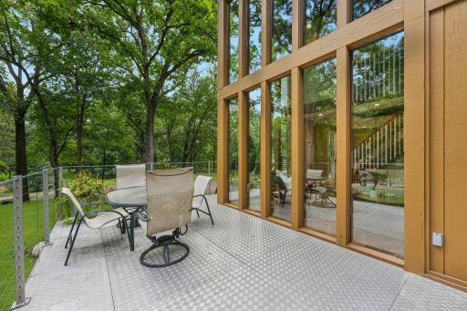2404 Sherwood Hills Road, Minnetonka, MN 55305