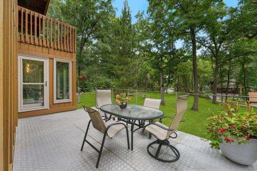 2404 Sherwood Hills Road, Minnetonka, MN 55305