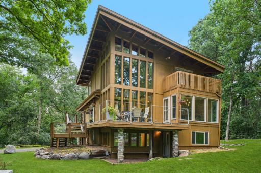 2404 Sherwood Hills Road, Minnetonka, MN 55305