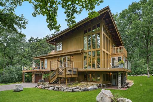 2404 Sherwood Hills Road, Minnetonka, MN 55305