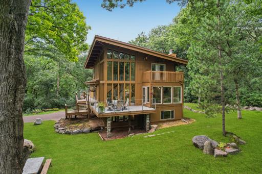 2404 Sherwood Hills Road, Minnetonka, MN 55305