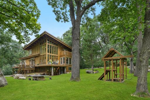 2404 Sherwood Hills Road, Minnetonka, MN 55305