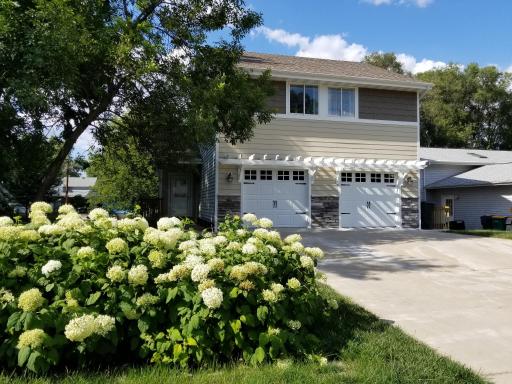 6406 45th Place N, Minneapolis, MN 55428