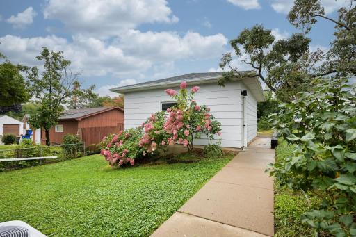 1590 Minnehaha Avenue E, Saint Paul, MN 55106