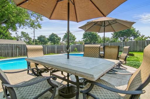 610 57th Avenue NE, Minneapolis, MN 55432