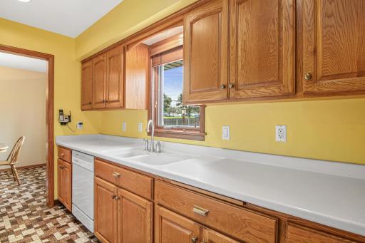 610 57th Avenue NE, Minneapolis, MN 55432