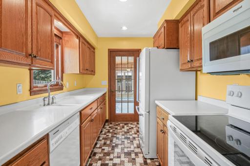 610 57th Avenue NE, Minneapolis, MN 55432