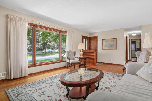 610 57th Avenue NE, Minneapolis, MN 55432