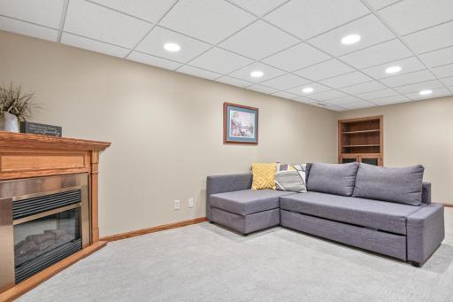 610 57th Avenue NE, Minneapolis, MN 55432