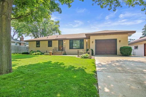 610 57th Avenue NE, Minneapolis, MN 55432