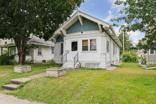1318 Charles Avenue, Saint Paul, MN 55104
