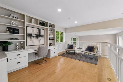 2323 Huntington Point Road W, Wayzata, MN 55391