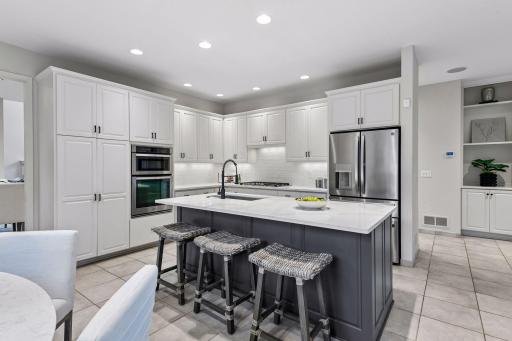 2323 Huntington Point Road W, Wayzata, MN 55391