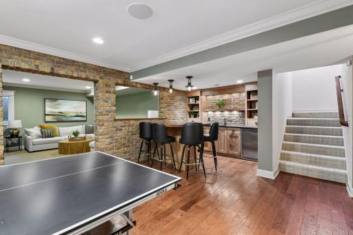 2323 Huntington Point Road W, Wayzata, MN 55391